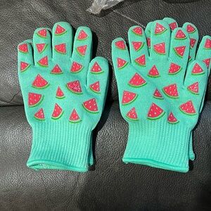 Temptation’s by Tara oven safe silicon watermelon gloves